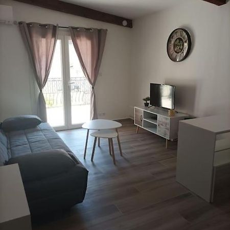 Studio Meuble Climatise Avec Terrasse Draguignan Exterior foto
